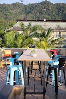 club 22 kamala suites