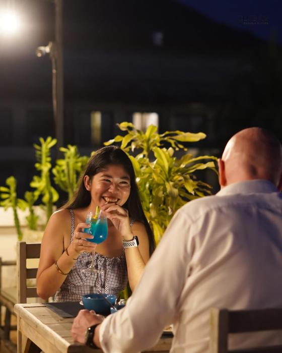 club 22 kamala suites