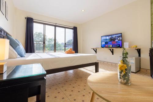 club 22 kamala suites