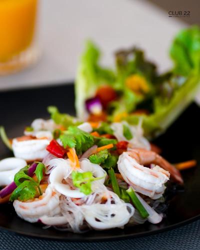 club 22 kamala suites