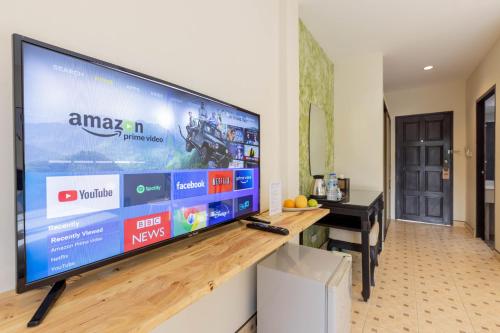 club 22 kamala suites