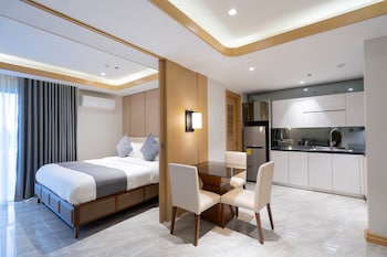 one euphoria luxe hotel