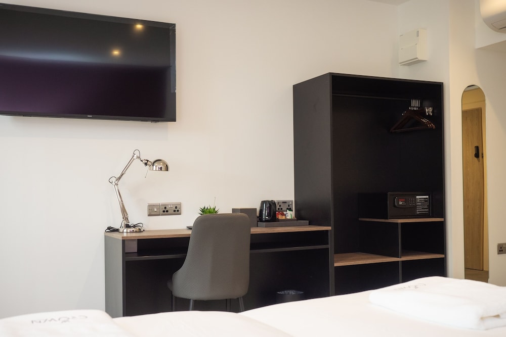 crown hotel