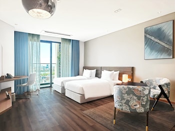 centre point danang hotel and residence