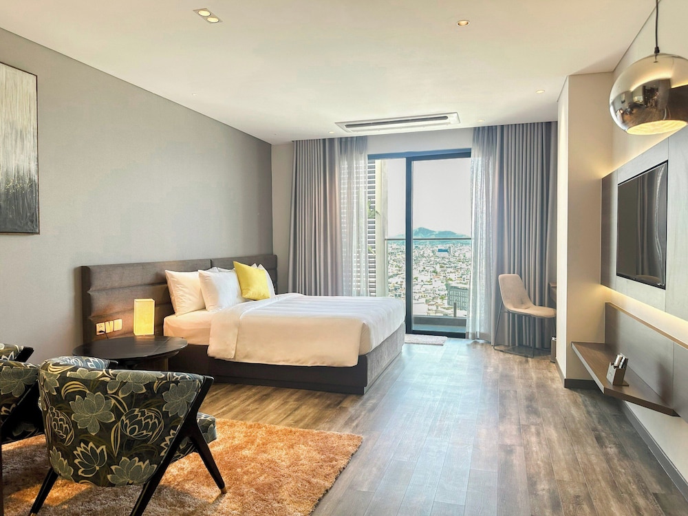 centre point danang hotel and residence