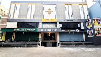 beestay hotels rajahmundry