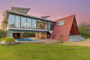 elivaas 3 bhk handas getaway with pool