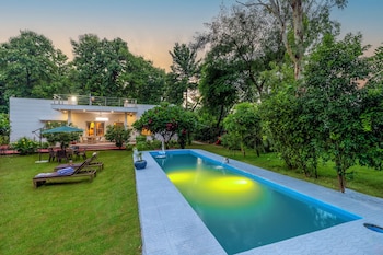 alaya stays 3 bhk with pvt pool daffodil