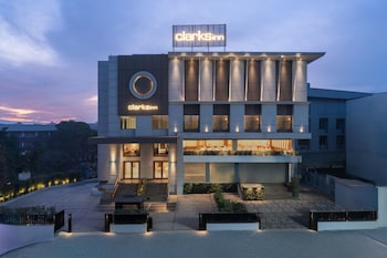clarks inn dehradun