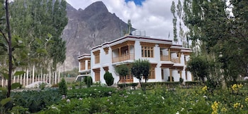 hotel ldumra oasis