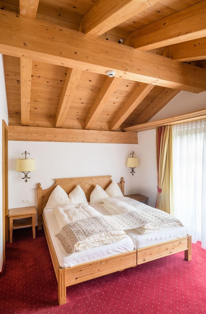 hotel mountain paradise