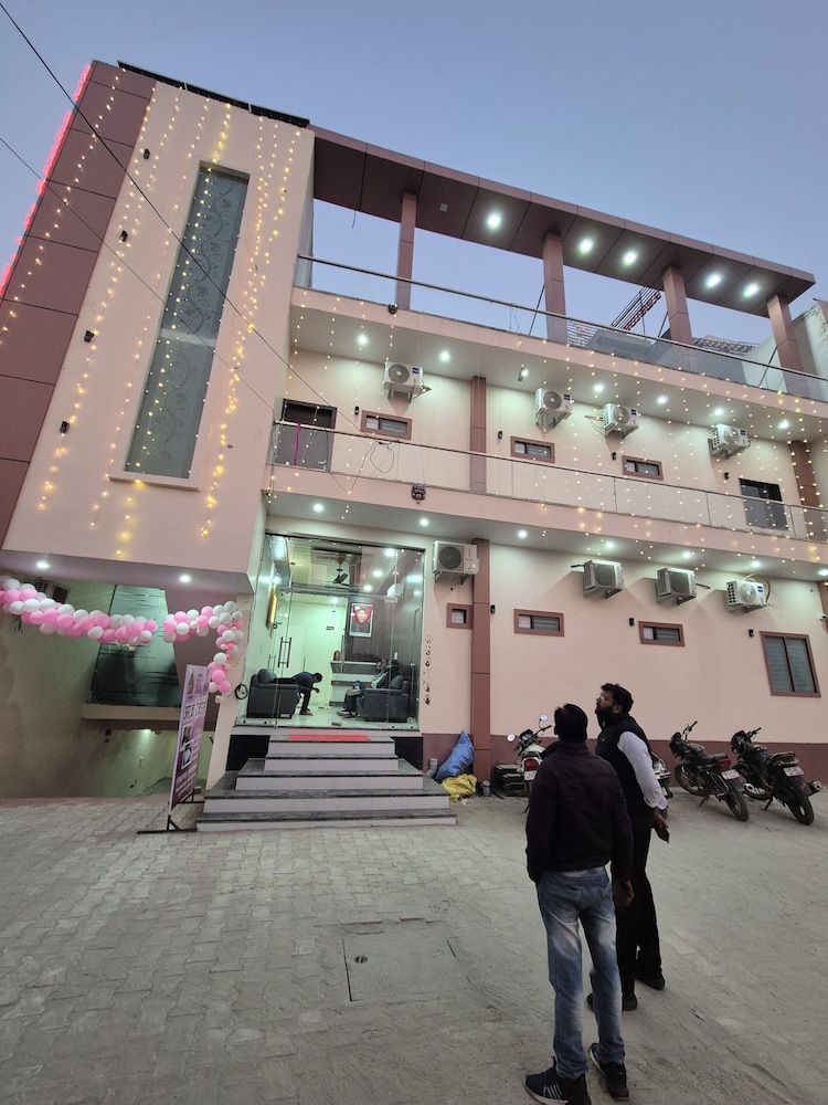 hotel rk residency near banke bihari mandir