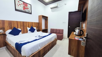 hotel rk residency near banke bihari mandir