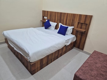 hotel rk residency near banke bihari mandir