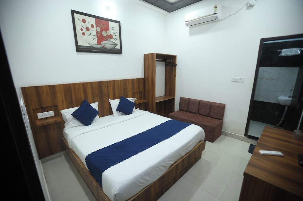 hotel rk residency near banke bihari mandir