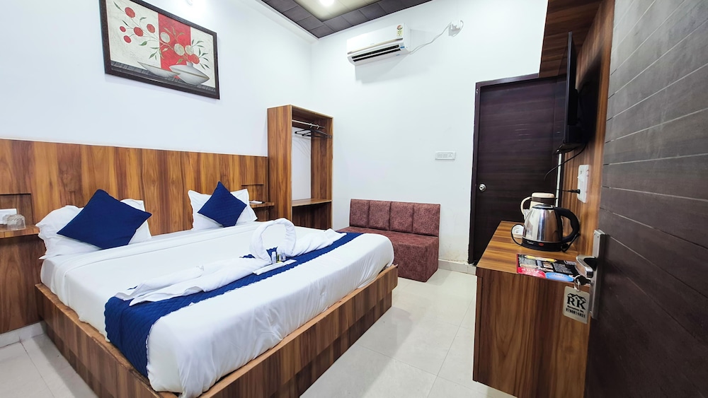hotel rk residency near banke bihari mandir