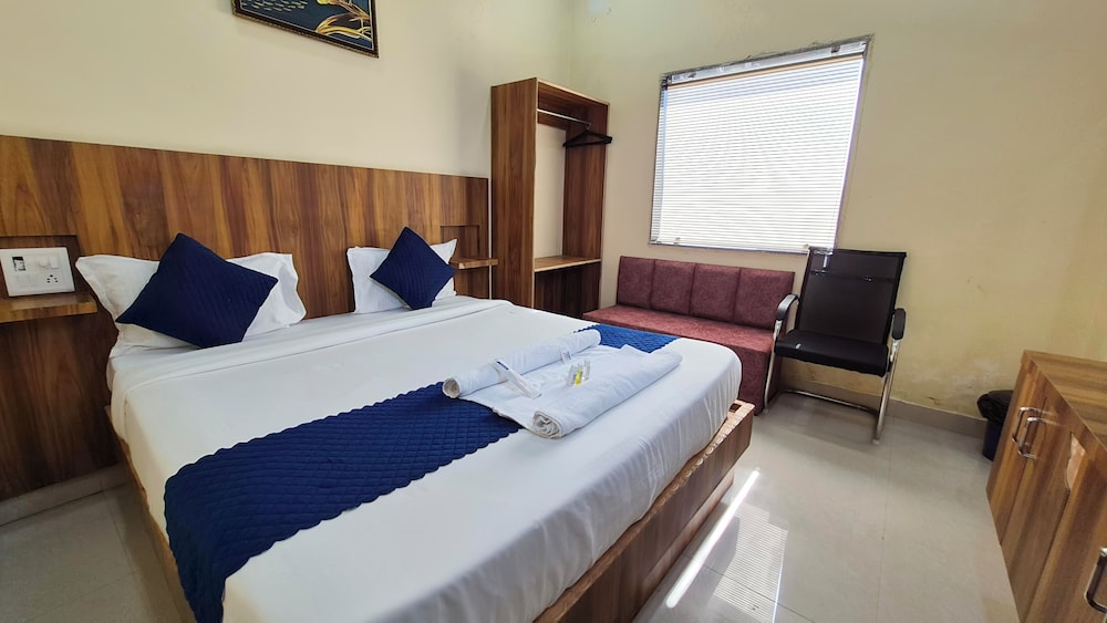hotel rk residency near banke bihari mandir