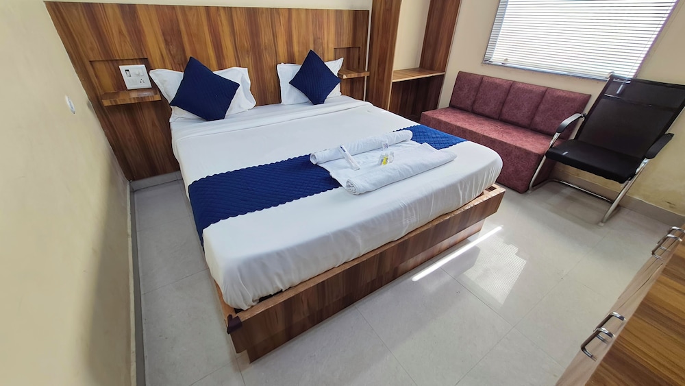 hotel rk residency near banke bihari mandir