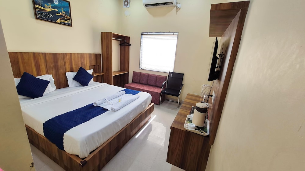 hotel rk residency near banke bihari mandir