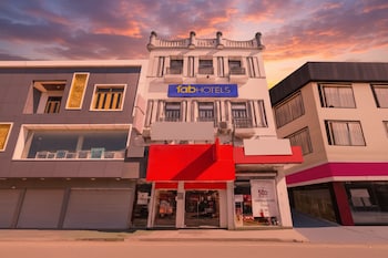 fabhotel rivlet premium