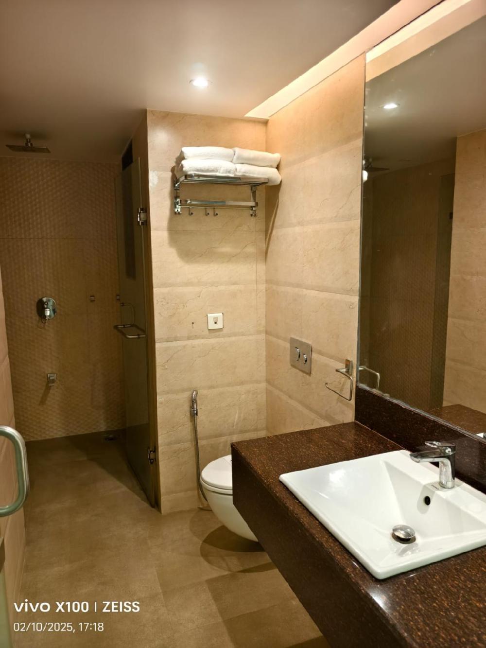 hotel dakshin grandeur