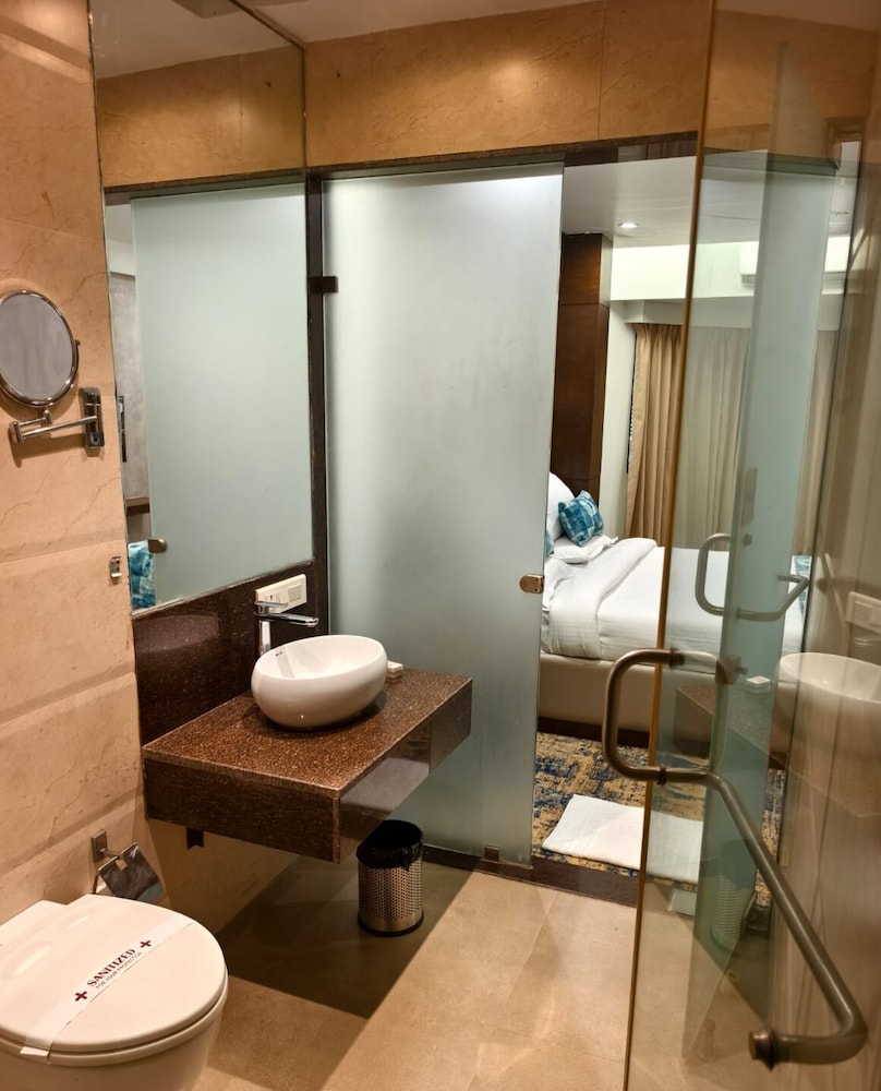 hotel dakshin grandeur