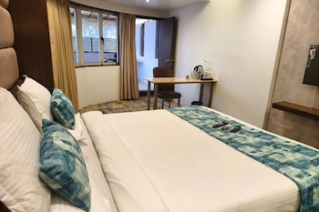 hotel dakshin grandeur