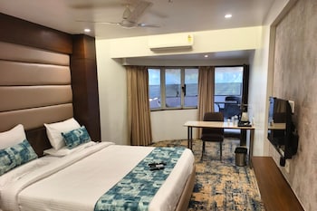 hotel dakshin grandeur