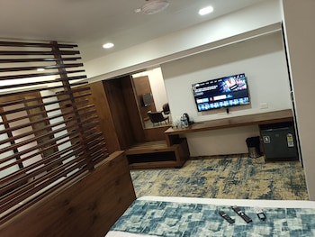 hotel dakshin grandeur