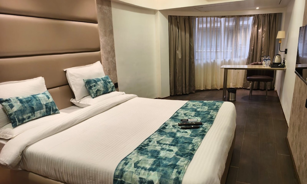 hotel dakshin grandeur