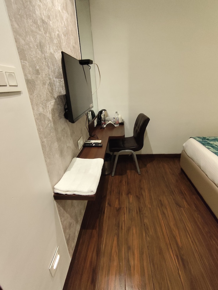 hotel dakshin grandeur