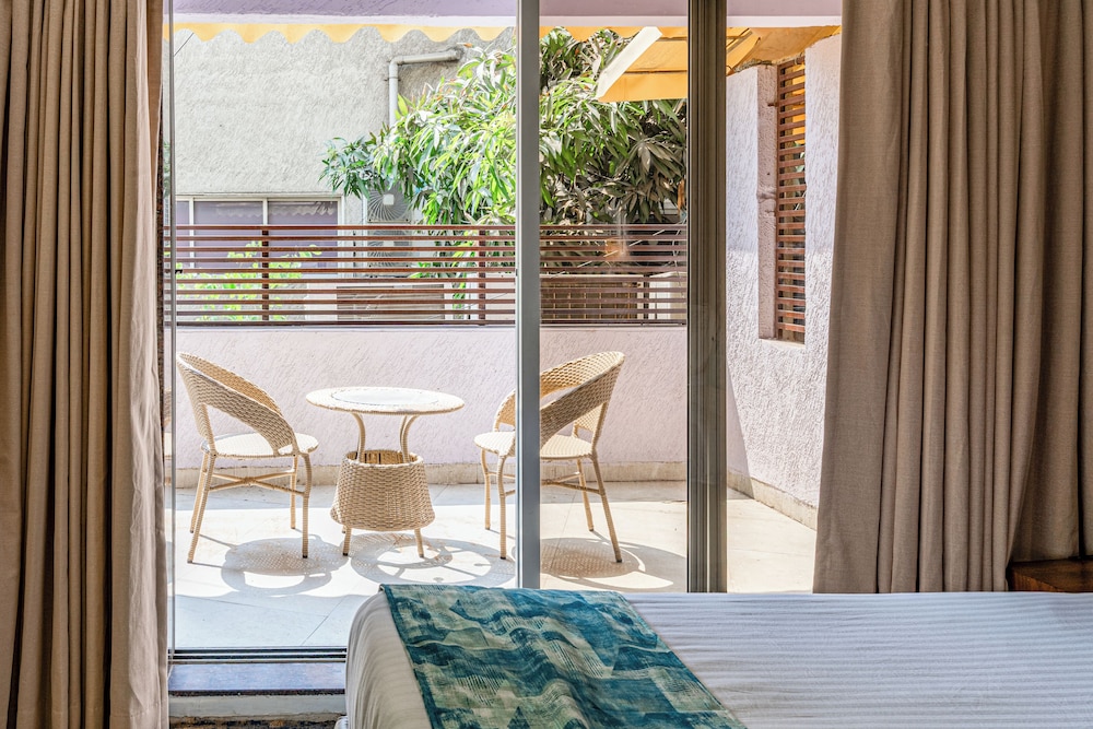 hotel dakshin grandeur