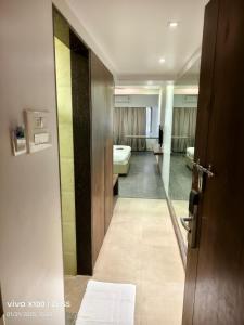 hotel dakshin grandeur