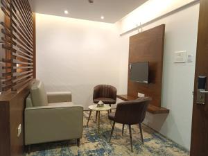 hotel dakshin grandeur