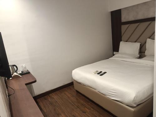 hotel dakshin grandeur