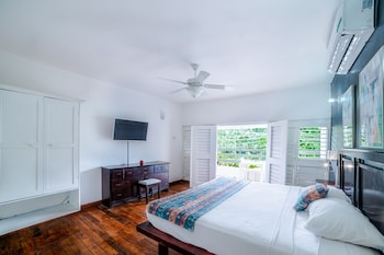 negril beach club condos