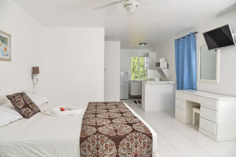 negril beach club condos