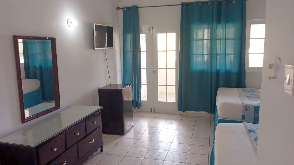 negril beach club condos