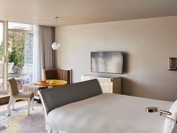 sanderson london