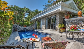 villa caletas
