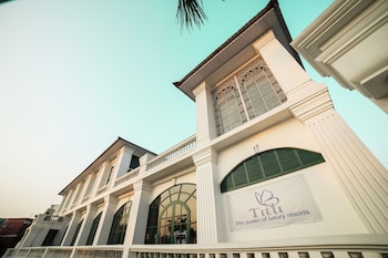 resort titli