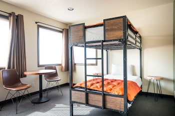 campfire hotel