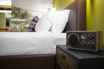 campfire hotel