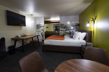 campfire hotel