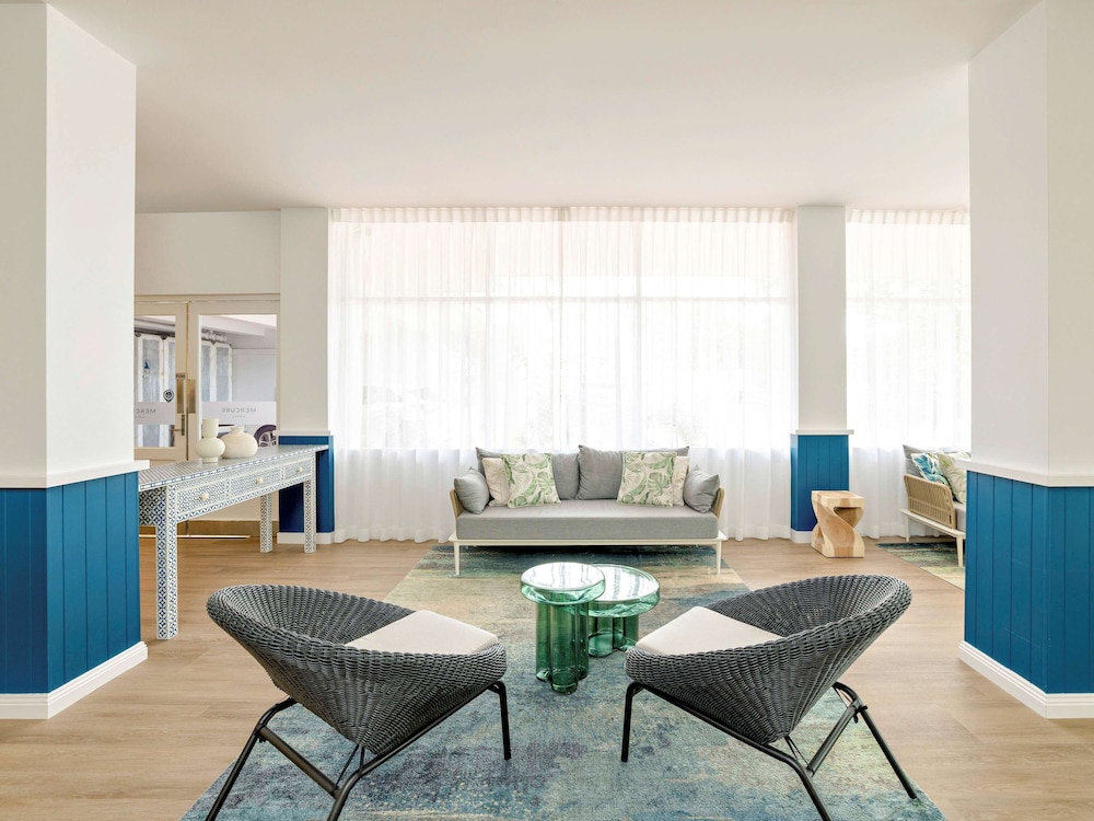 mercure cairns