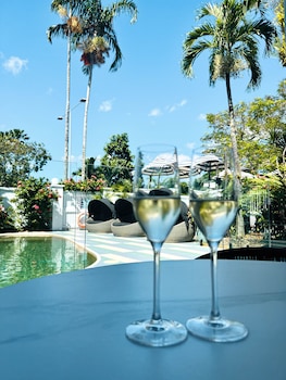 mercure cairns