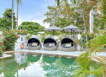 mercure cairns