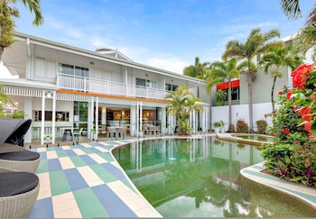 mercure cairns