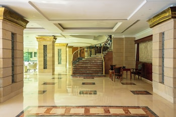 azal pyramids hotel
