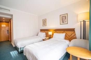 azal pyramids hotel